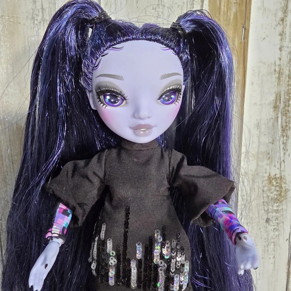 Shadow High Reina Glitch Crowne Fashion Doll Purple Hair MGA Entertainment